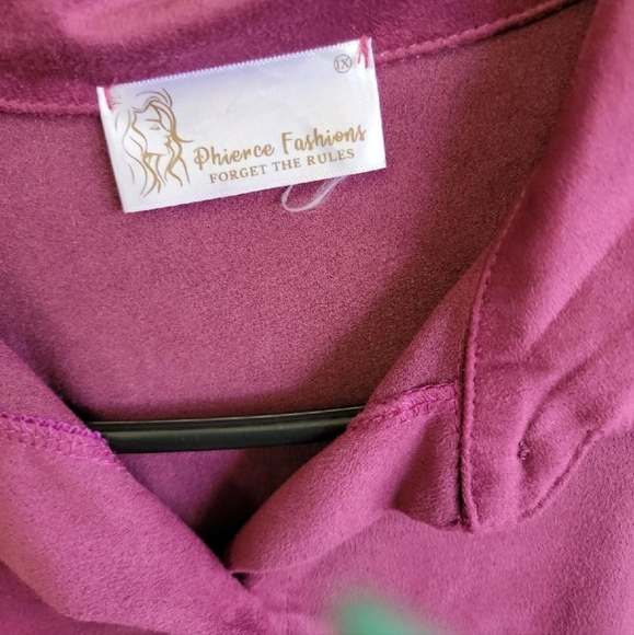 NWOT Phierce Fashions suede cold shoulder blouse 1x - Picture 4 of 7